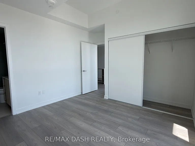 1007 The Queensway #610 — Photo 13