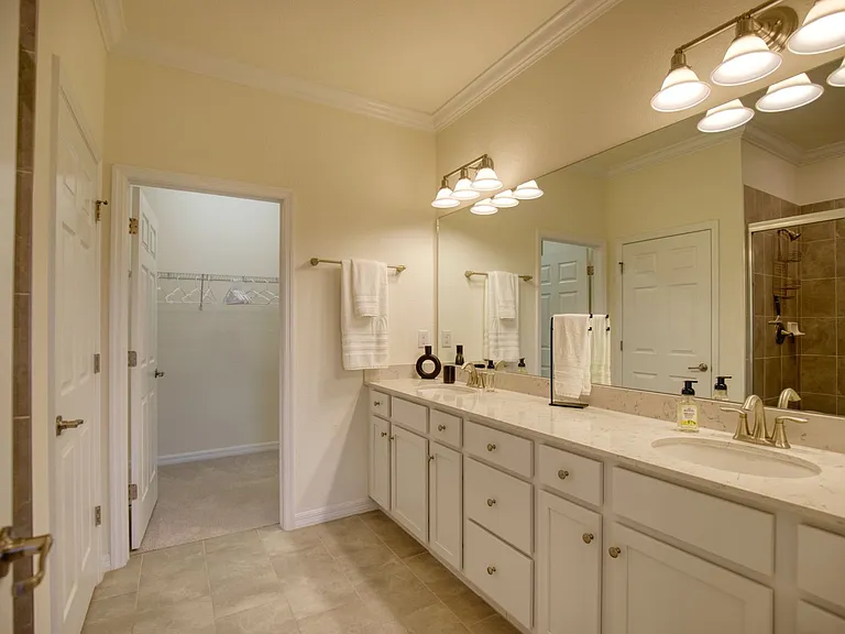 10046 Crooked Creek Dr #202 — Photo 28