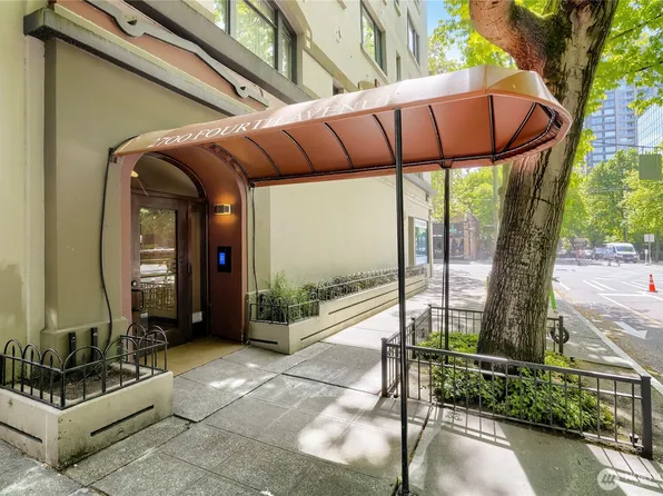 2700 4th Avenue #301, Seattle, WA 98121