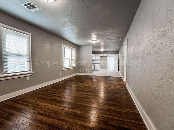 2nd image of 1113 SW 35th St