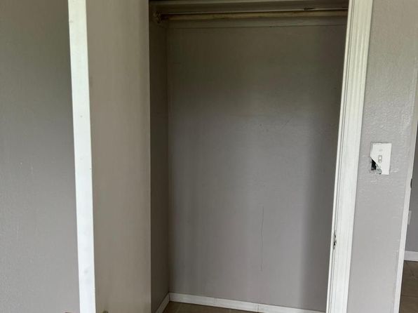 164 Fields St APT 1B