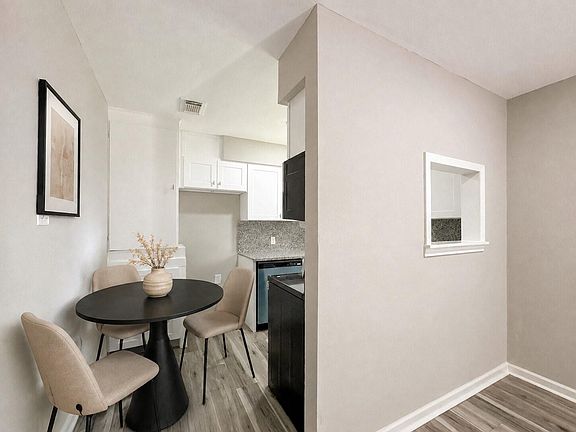 2nd image of 4537 Dakota St #1