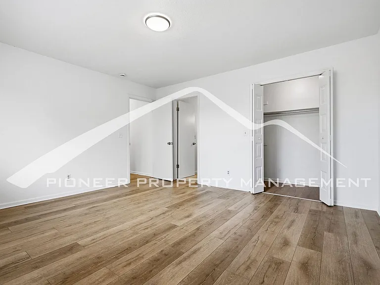 1465 S Troy St — Photo 9