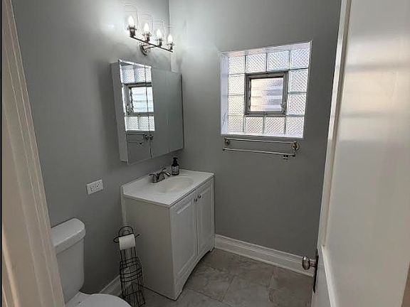 5th image of 3410 W 53rd Pl