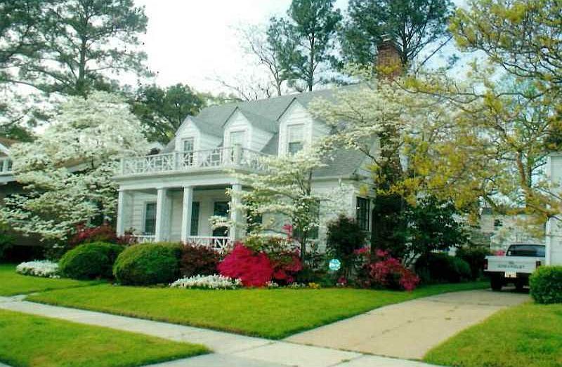 1st image of 417 Massachusetts Ave