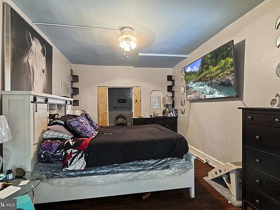 3rd image of 7406 Elmwood Ave