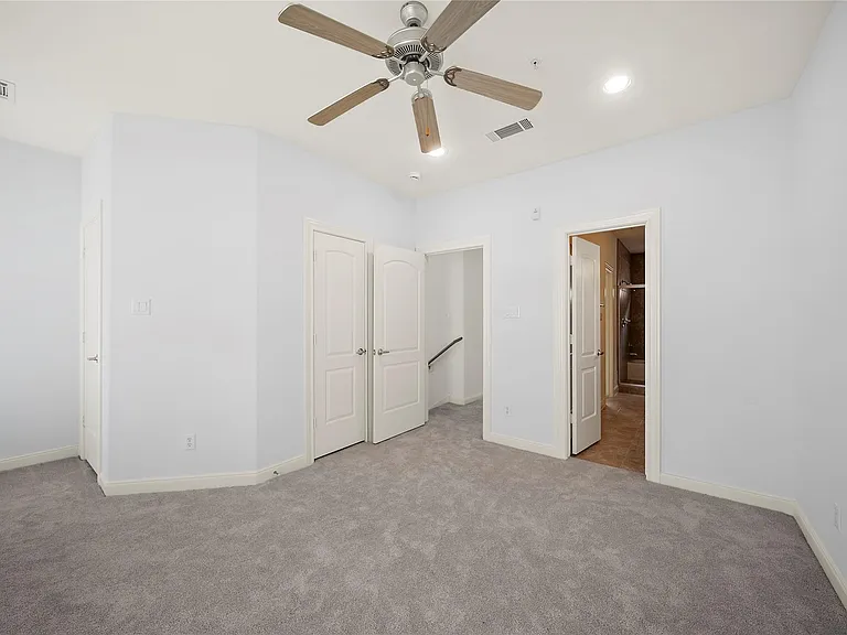 202 McGowen St #F — Photo 18