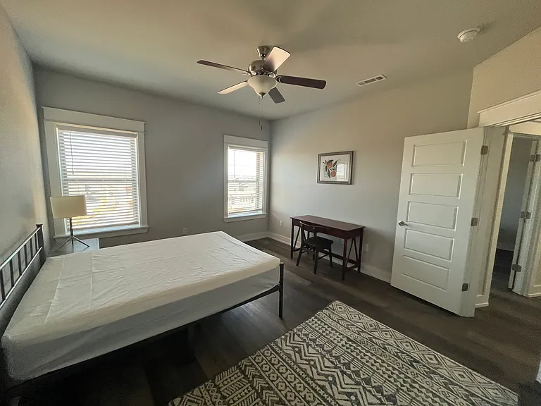 2248 W Moore Ln — Photo 3