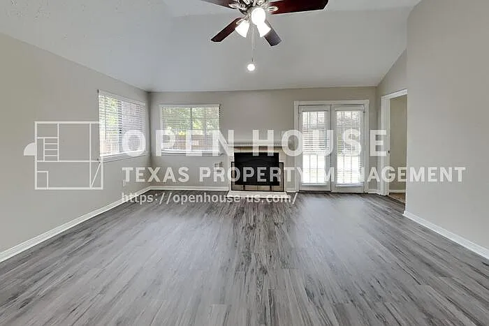 4203 Mountain Peak Way — Photo 3