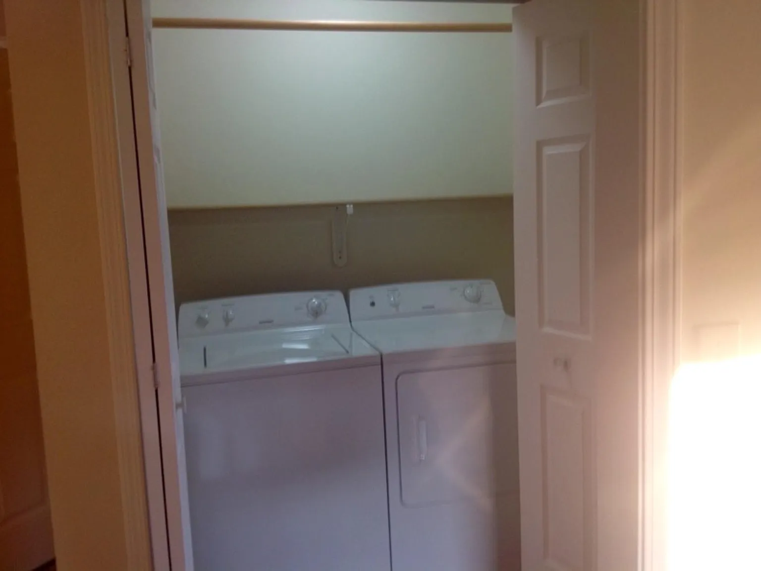1313 Brooks Ct — Photo 3