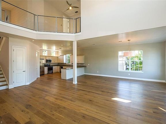 3rd image of 221 Driftwood Ln
