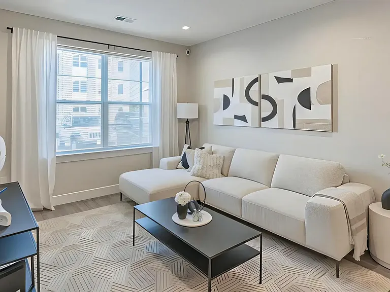 The Paragon Apartments — Photo 8