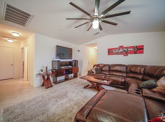 4th image of 606 McCarran Dr