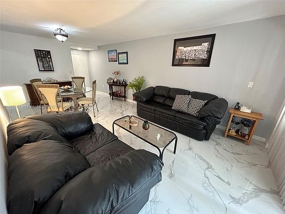 4th image of 10257 NW 9th Street Cir #210-10