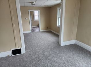 420 9th St NW, Cedar Rapids, IA 52405