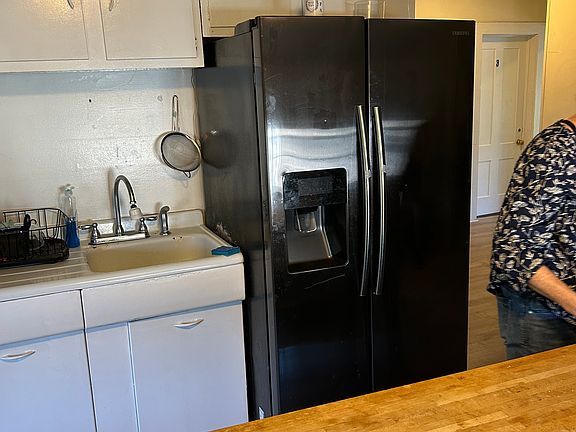 3rd image of 486 Orange St #3