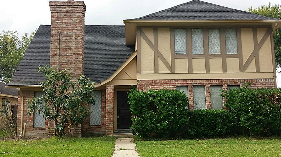 1st image of 2018 Valley Manor Dr