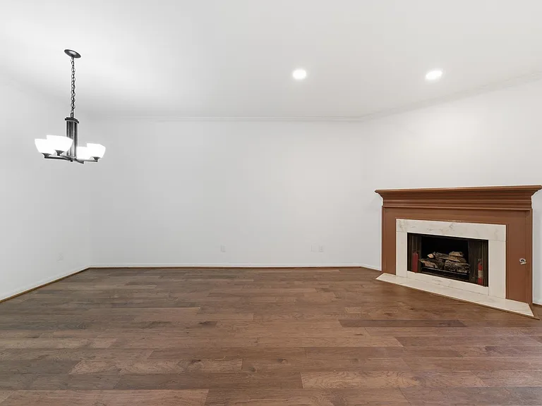 8614 Oakford Dr — Photo 15