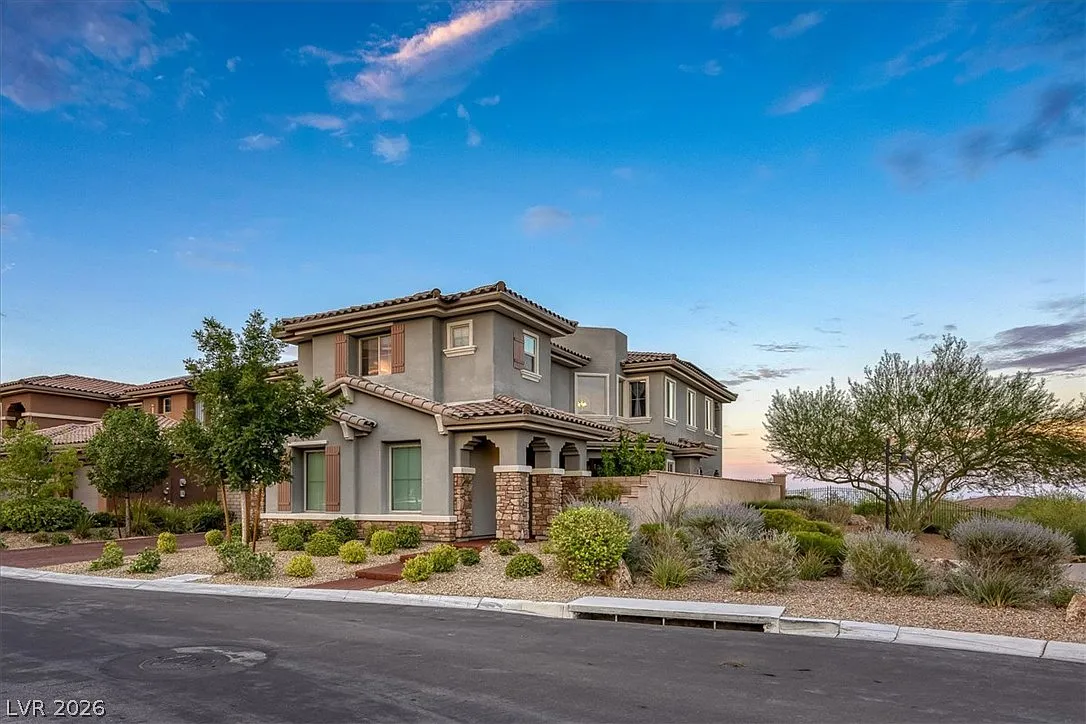 5 bed, 4.5 bath, 4067 sqft, $9,000 — Photo 4