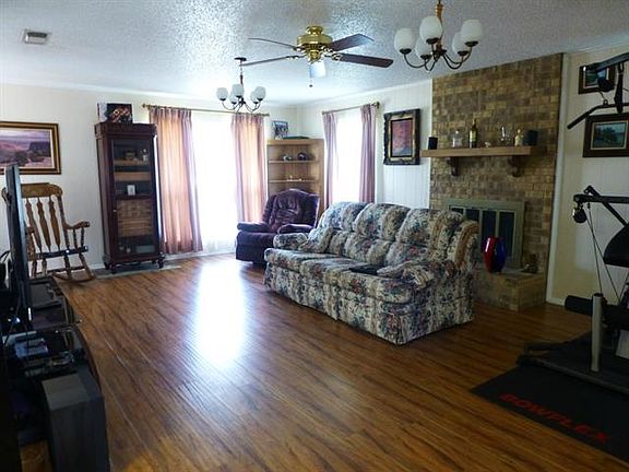 2nd image of 1813 Meadow Creek Dr