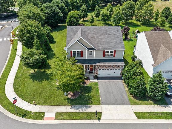 3rd image of 601 Yensid Dr