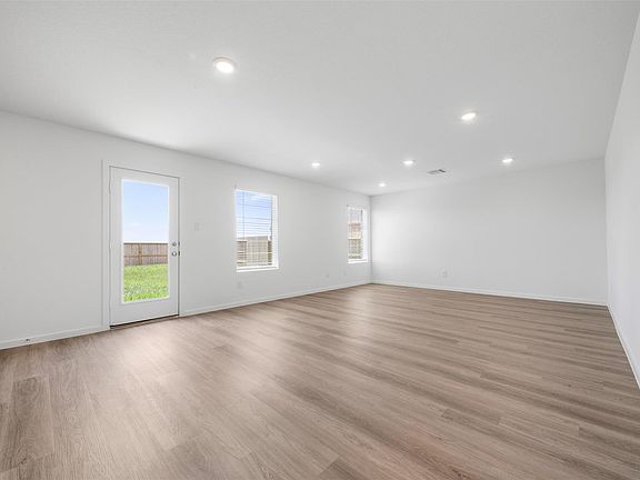 5th image of 3013 Alder Flower Dr