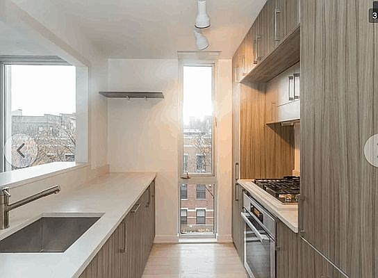 4th image of 250 Bedford Ave #504