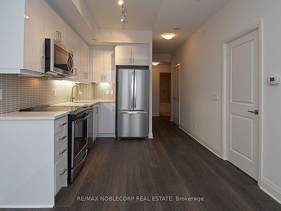 3rd image of 17 Zorra St #807
