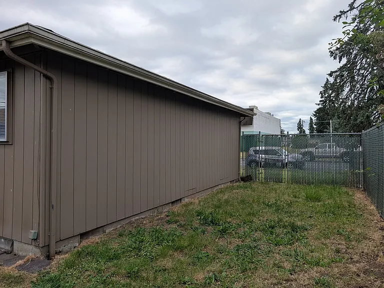 2064 Centennial Blvd — Photo 18