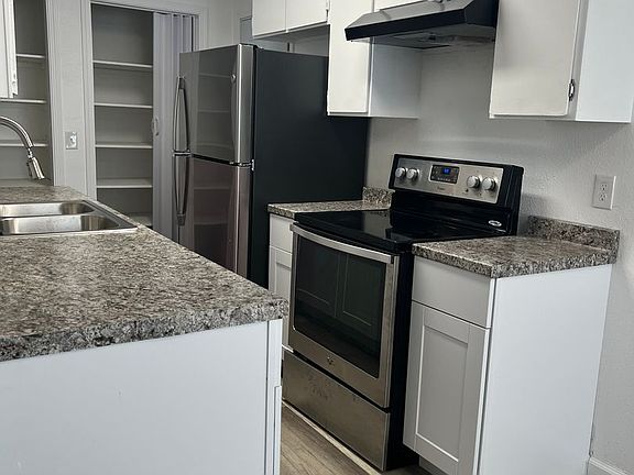3rd image of 712 Kerryjen Ct #D