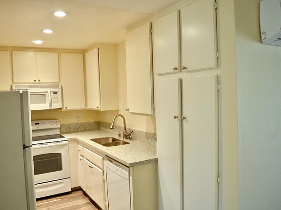4th image of 6330 Genesee Ave