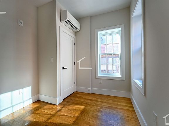 4th image of 18 Winchester St #4