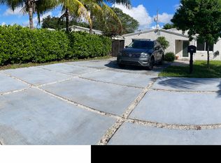 1479 NE 180th St, North Miami Beach, FL 33162