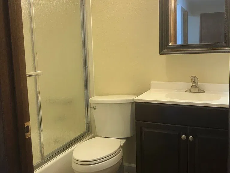 Pinewood Apartments — Photo 21