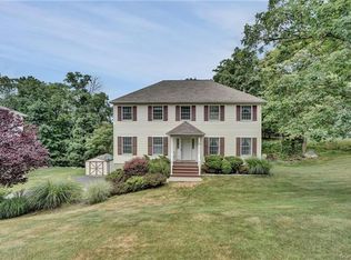 6 Mount Ridge Ct, Monroe, NY 10950