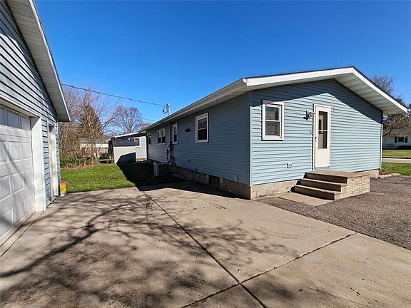 4th image of 2212 Bartlett Avenue