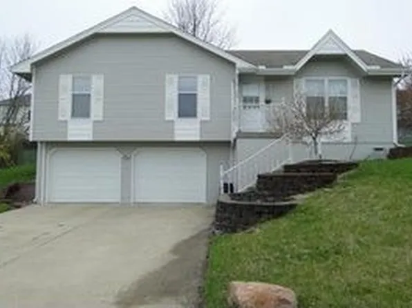 106 Prairie Rose Cir, Smithville, MO 64089