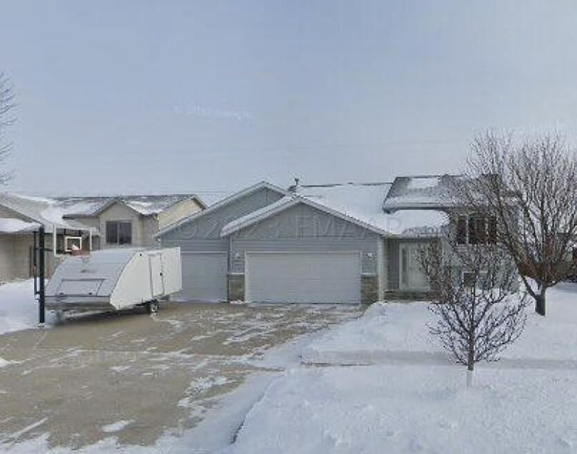 1st image of 1642 Oakwood Dr