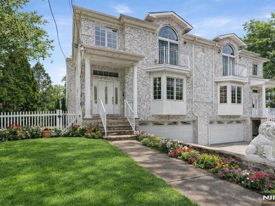 2 Maple Ave, Waldwick, NJ, 07463