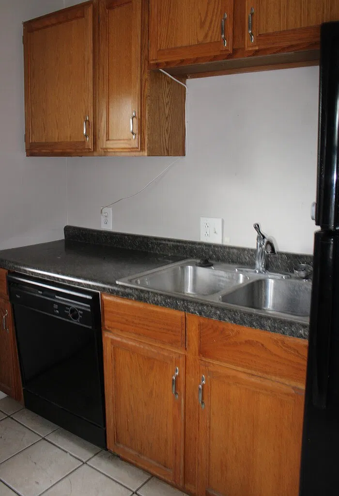 2 bed, 1.0 bath, $1,200 — Photo 4