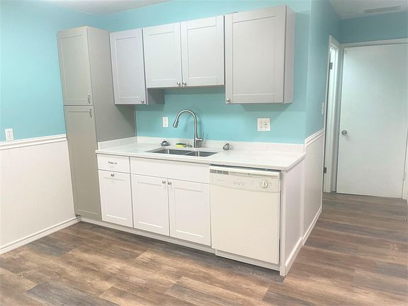 4th image of 460 Lynn Shores Dr