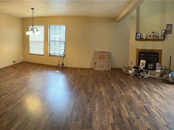 3rd image of 3861 Northwoods Ct NE Unit 3