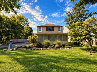 1028 Beachview Rd, Willoughby, OH 44094