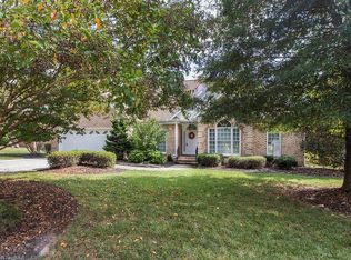 2815 County Clare Rd, Greensboro, NC 27407