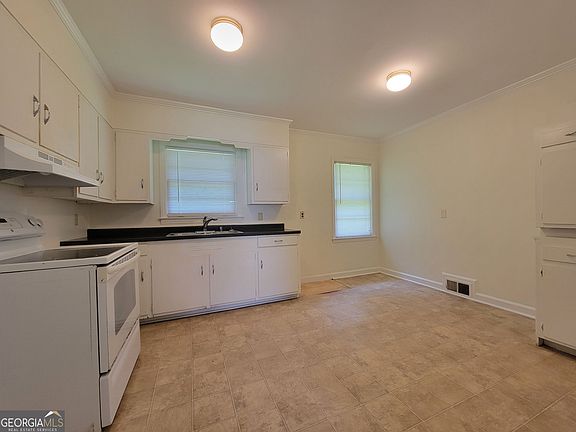 4th image of 226 James St