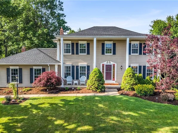 3886 Boxelder Dr, Brecksville, OH 44141