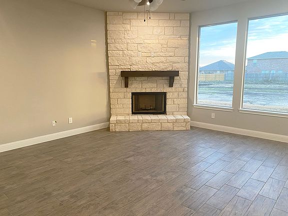 3rd image of 5701 Park Dr