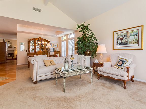 3rd image of 2050 Sequoia St.
