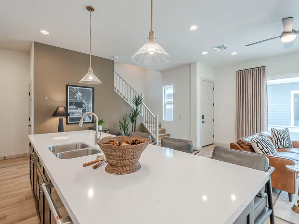 123 W Holcomb Ln, Phoenix, AZ 85003