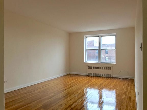 2nd image of 9330 Fort Hamilton Pkwy APT 5G
